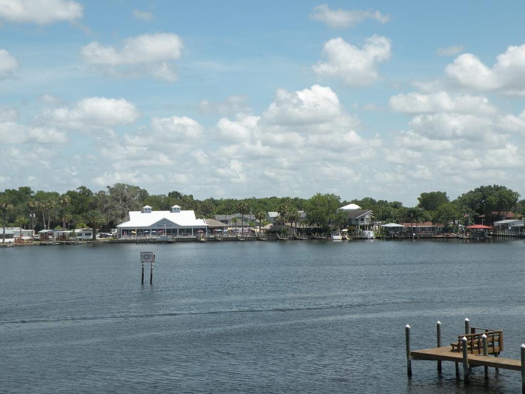 Tradewinds Homosassa Marina Resort Extérieur photo